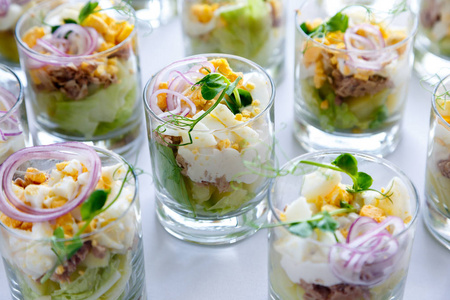 果蔬沙拉杯图片-果蔬沙拉杯素材-果蔬沙拉杯插画-摄图新视界