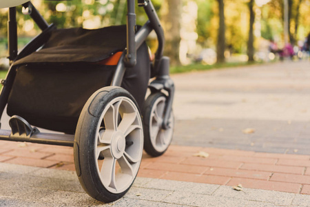 婴儿车轮子图片