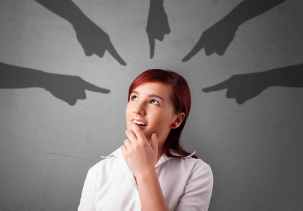 指手画脚的学生概念照片