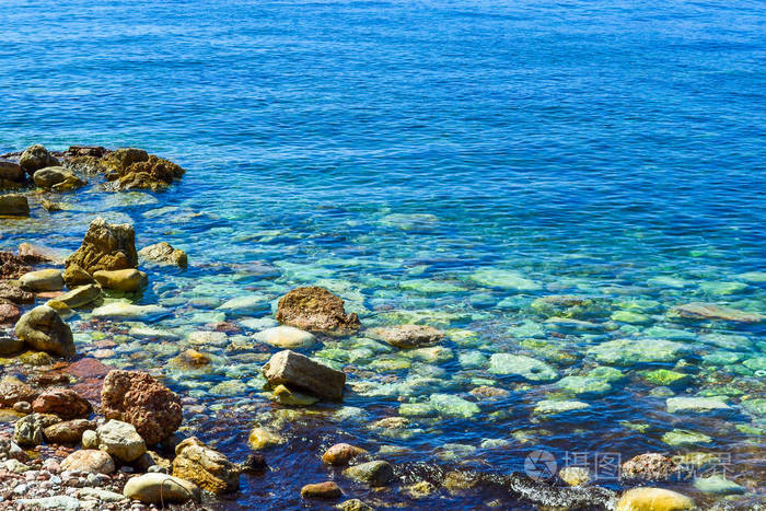 海景平静的大海清澈的水和陷阱亚得里亚海