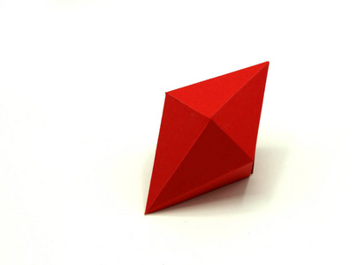 六角形双锥几何网.可以折叠成三维形状或实体的二维形状.照片