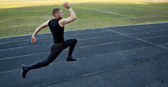 跑步比赛起跑图片