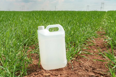麦草田空白农药罐容器模型图片