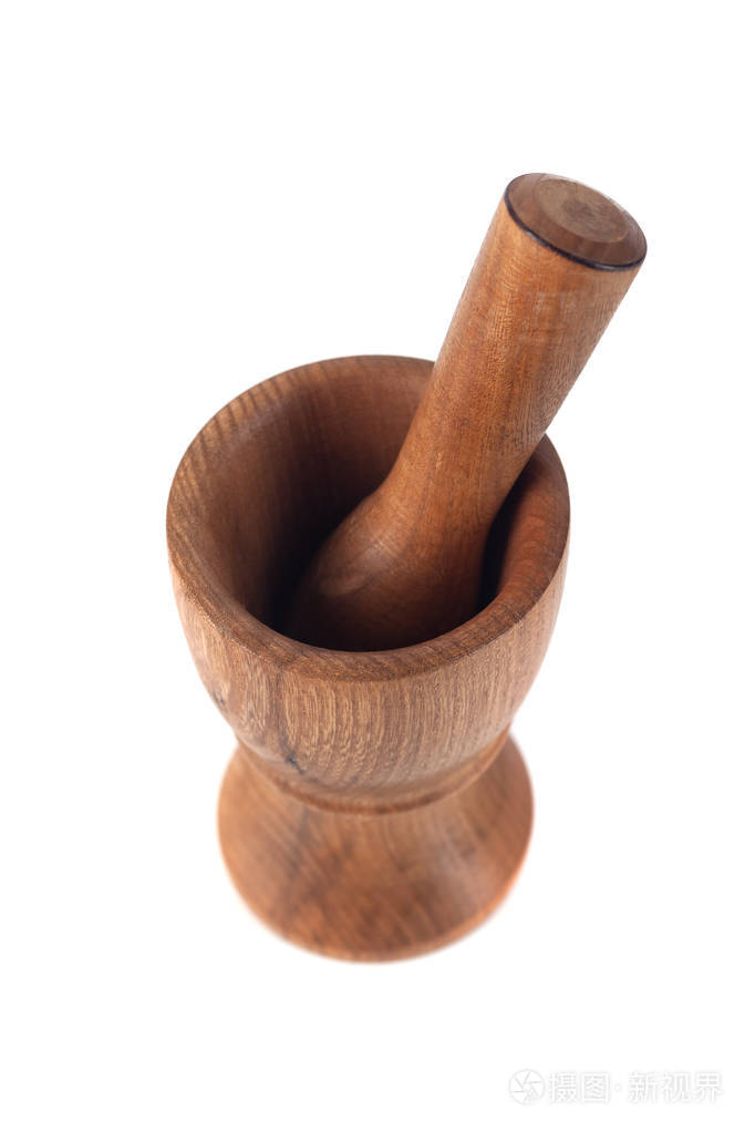 木制研钵捣碎器和研杵隔离在白色上