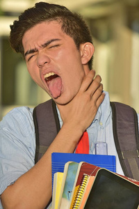 各种各样的男生被笔记本噎住了照片