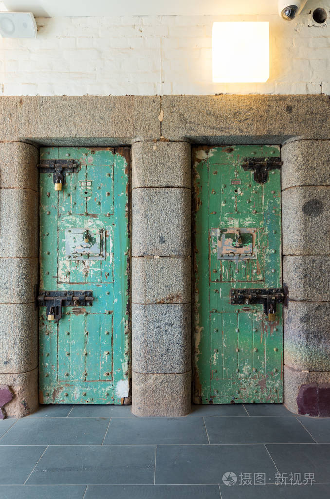 本迪戈前桑赫斯特监狱的历史性监狱牢房门.照片-正版商用图片2j2k9f-