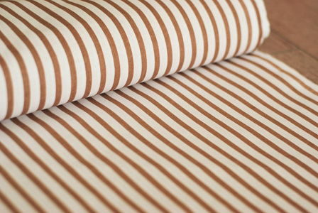 白色直条纹织物的质感照片