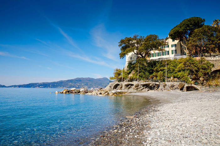 意大利利古里亚地区地中海海滩上令人叹为观止的景色佐阿格利五岛和波