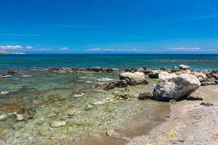 地中海中罗德岛上的海滨图片