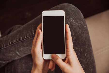 手拿苹果手机图片