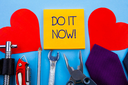 商业照片展示毫不犹豫,立即开始工作或做事.照片