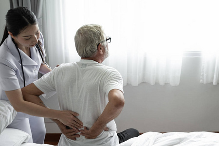 男性腰酸图片-男性腰酸素材-男性腰酸插画-摄图新视界