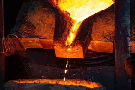 金属零件厂高温火焰铸造工艺照片