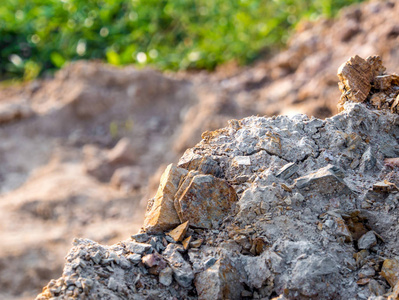 土结构岩质山地土壤的岩土结构照片