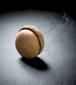 黑底巧克力麦卡龙图片