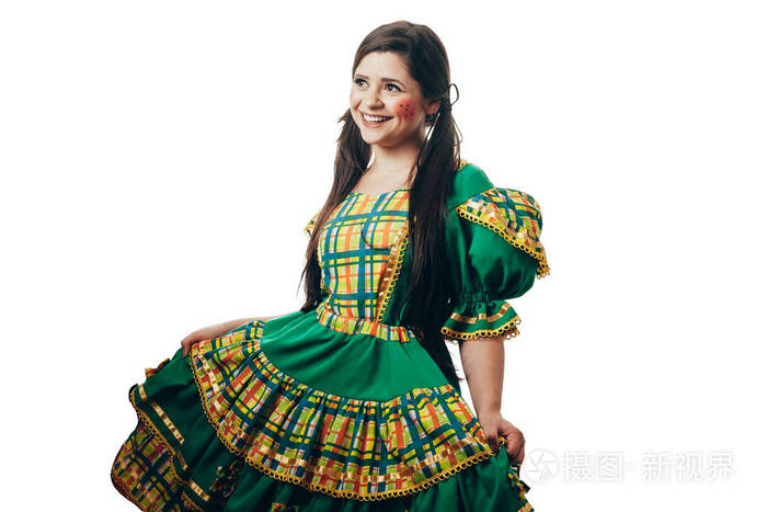 巴西女孩穿着典型的服装参加六月的节日