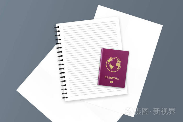 带a4文件和便笺的红色写实国际护照照片 正版商用图片2jkh6o 摄图新视界