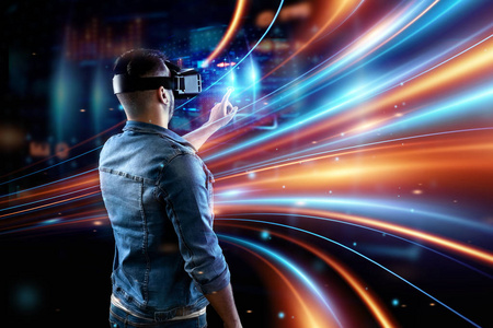 戴着vr眼镜图片-戴着vr眼镜素材-戴着vr眼镜插画-摄图新视界