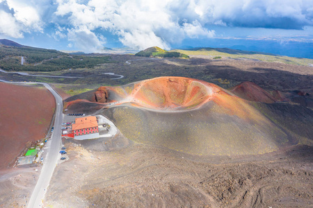 埃特纳火山东南部火山口图片