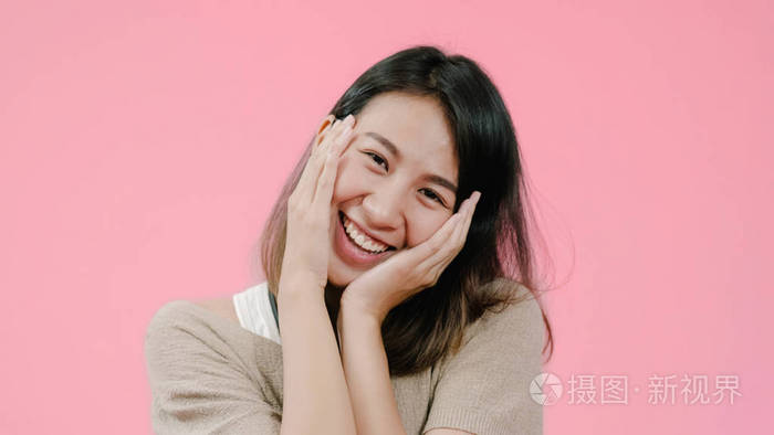 快乐可爱快乐的女人为成功而高兴.照片-正版商用图片