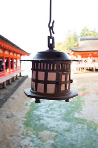 宫城岛的九岛神社的旧灯笼图片