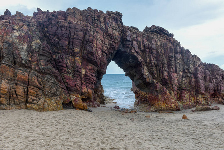 海蚀拱门图片