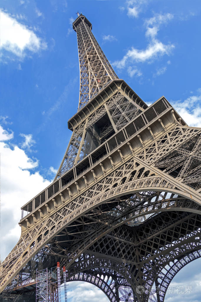 埃菲尔铁塔是巴黎最具标志性的标志性建筑之一位于法国巴黎的火星广场
