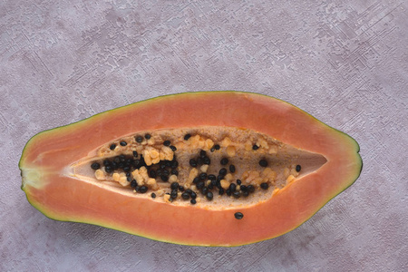 木瓜(carica papaya)是一种异国情调的,美味的,甜的水果.