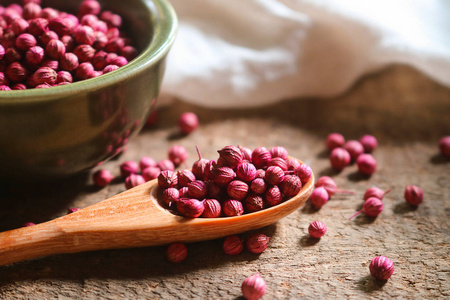 紫芫荽籽木勺.照片