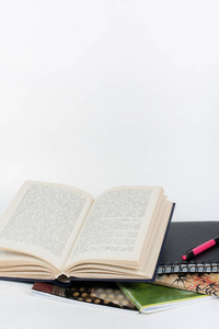 桌子书本背景图图片-桌子书本背景图素材-桌子书本背景图插画-摄图新