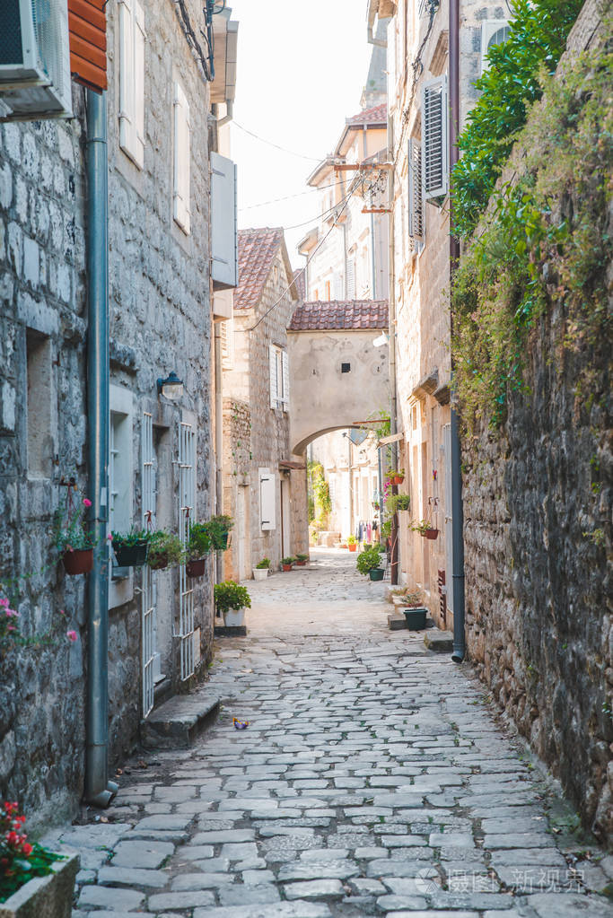 黑山佩拉斯的古老小街