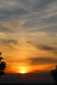 美丽的风景图片乡村夕阳在春天图片