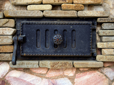 地上大砖塔俄罗斯天后石灰坑(石灰石职业)古董炉子.