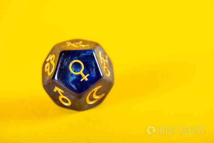 占星术用金星的符号掷骰子