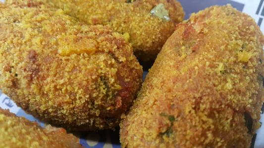 自制炸玉米饼图片