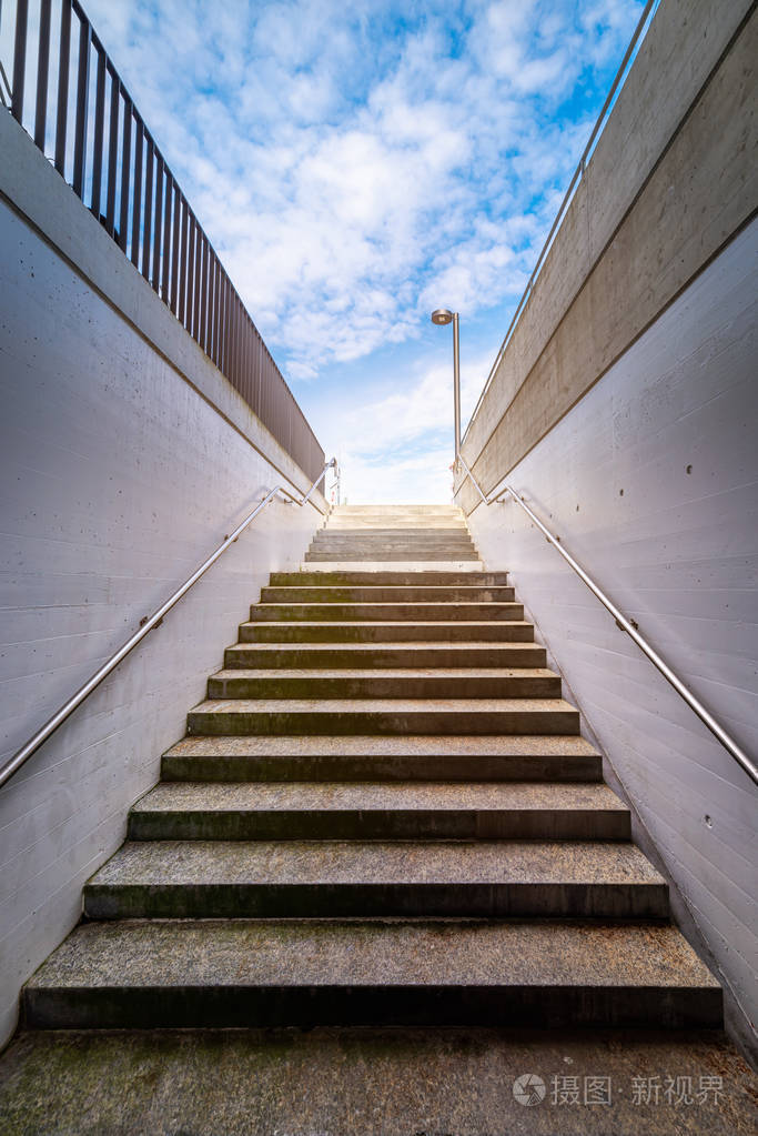 地铁站出入口楼梯现代建筑和结构楼梯透视图