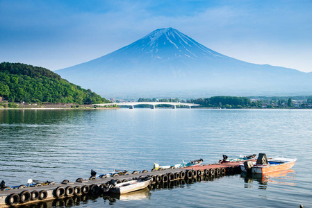 日本富士山斗笠云图片