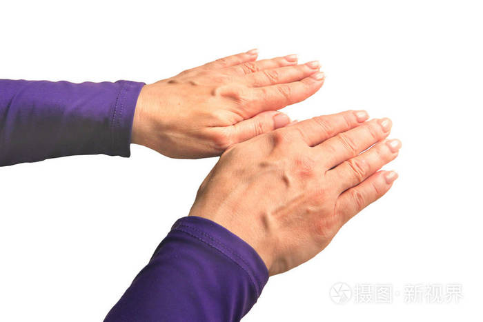 手掌朝下的中年妇女的手隔离bg上的实体模型