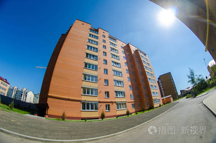 现代化的新公寓楼.多层,现代,新的和时尚的公寓居住区.房地产.新房子.