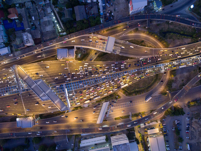高速公路收费交通鸟瞰图图片