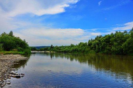 河流和海岸图片