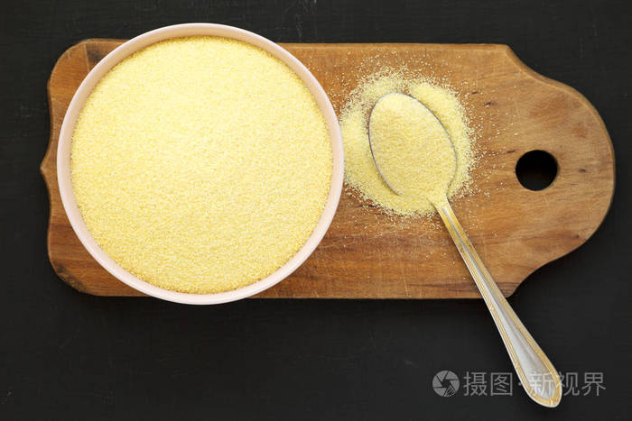 drysemolinadurumflourinapinkbowloverblacksurfacetop