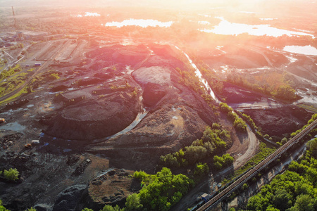 冶金制造业煤矸石工业区鸟瞰图图片