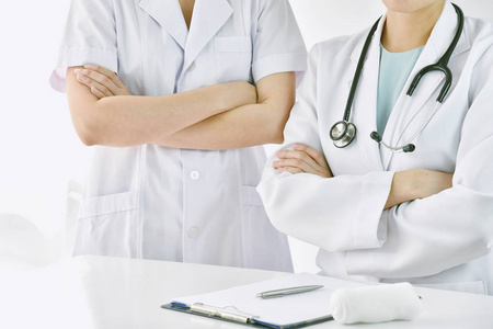 医疗保健理念,专业的医务人员队伍,在诊所或医院工作的医生,护士和