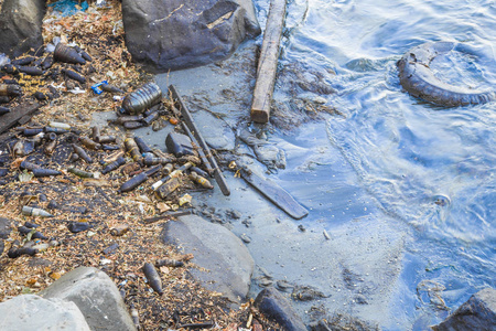 海洋水污染图片