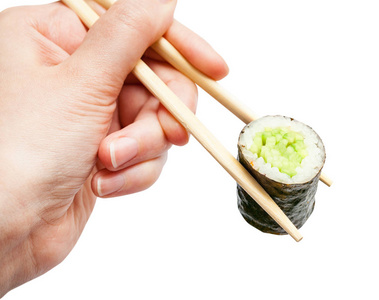 筷子夹食物图片