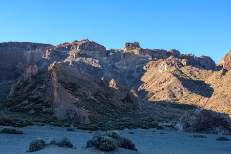 火山的黑色冰冻熔岩特写图片