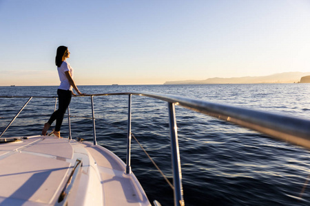 感游艇美女元素素材