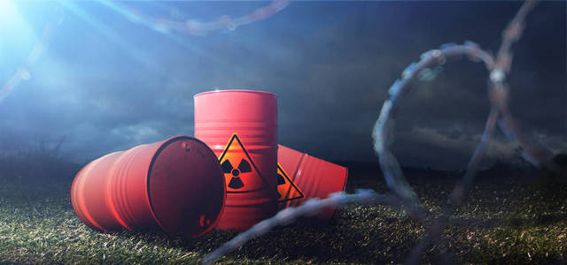 一桶桶的毒素.化学污染.照片