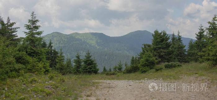 高的 罗马尼亚 旅游业 小山 公园 天空 冒险 闲暇 极端